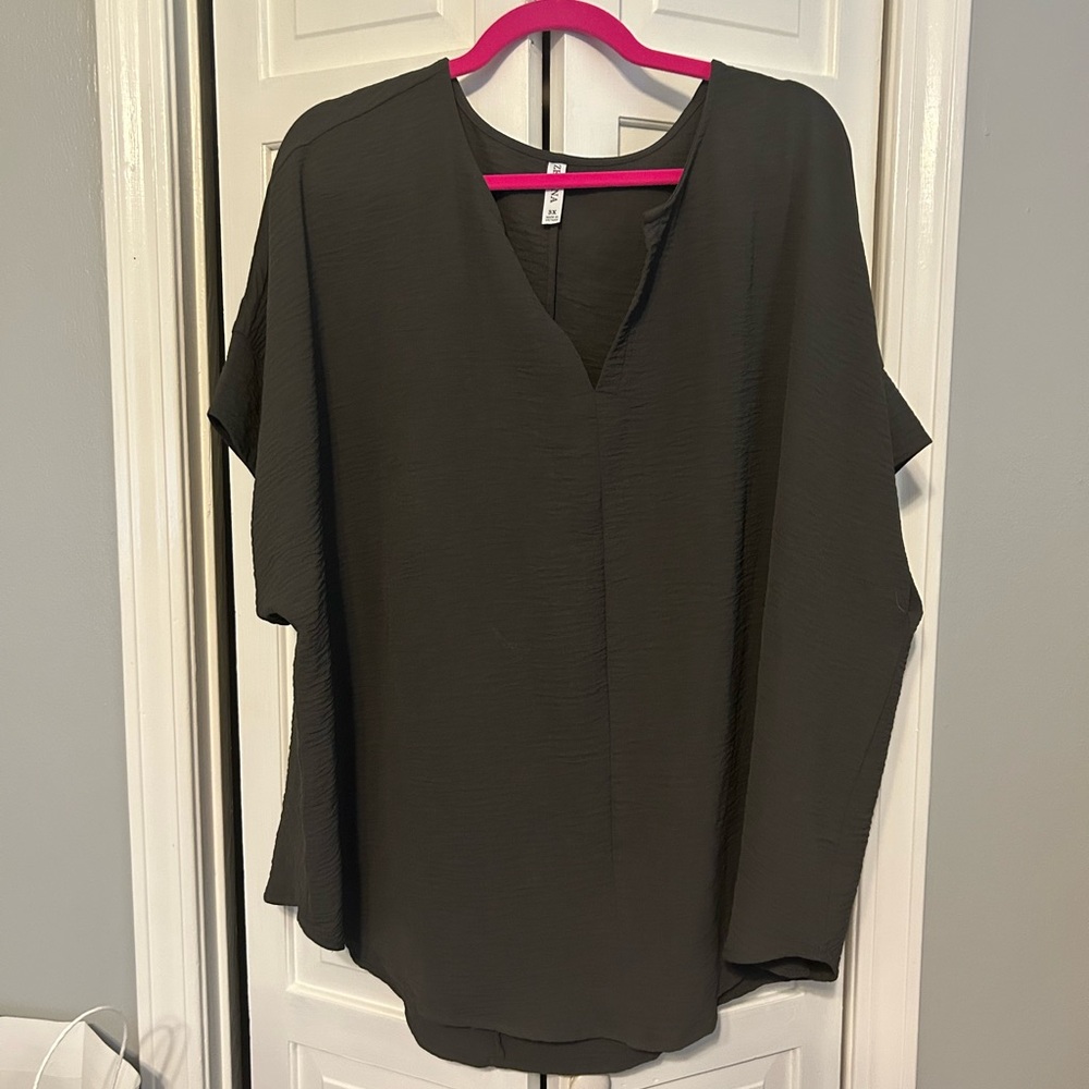 Zenana Outfitters Charcoal Blouse